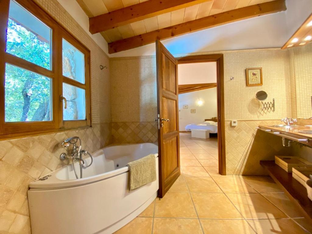 Fabulous Rustic Villa Set On Mountain With Unique Views Valldemossa  Luaran gambar